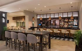 Sheraton Suites Elk Grove Village